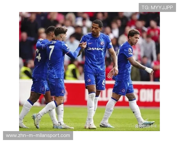 切尔西科尔威尔后防断球后长传助攻：洞察防线转换的艺术