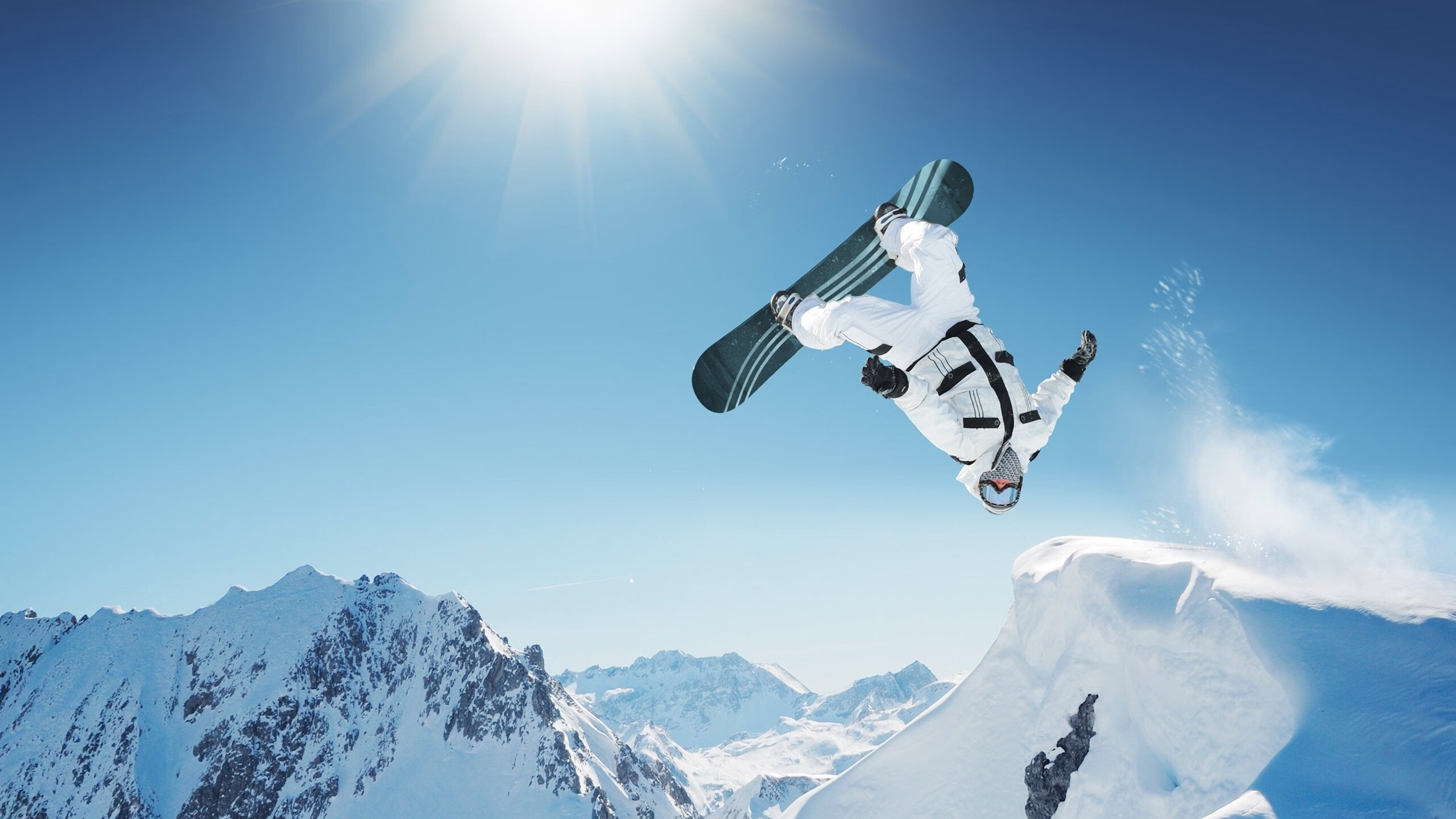 利物浦加强逼抢成功压缩对手空间，利物浦进攻